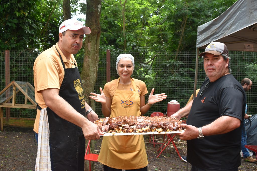 Equipes de Nossa Senhora realizam mais uma Porca à Paraguai em Dourados