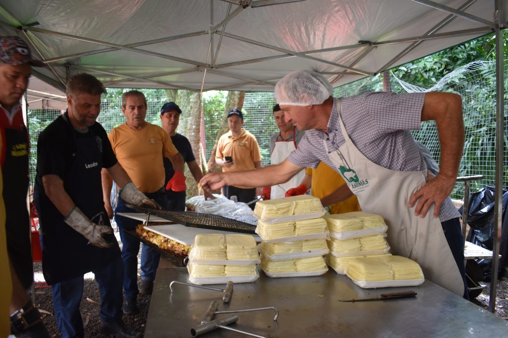 Equipes de Nossa Senhora realizam mais uma Porca à Paraguai em Dourados