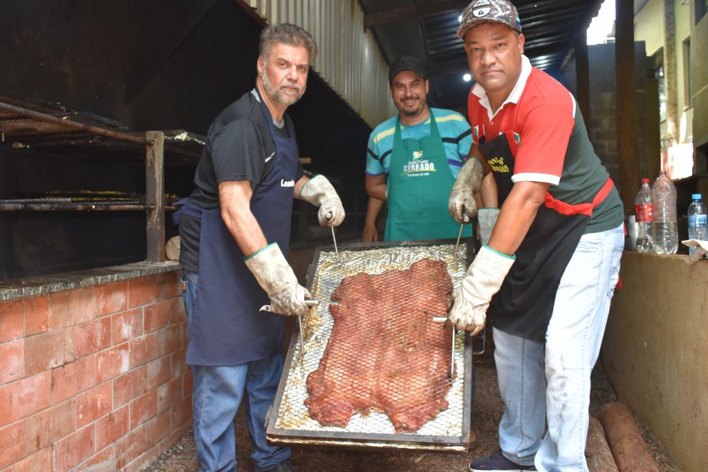 Equipes de Nossa Senhora realizam mais uma Porca à Paraguai em Dourados