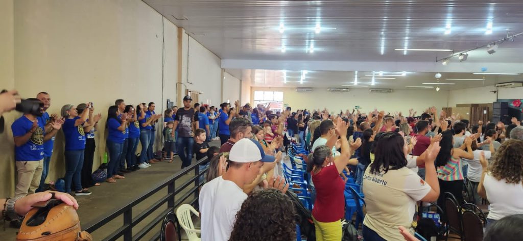 Retiro ‘Experiência de Oração’ do instituto Enchei-vos com presença de Rodrigo Ferreira