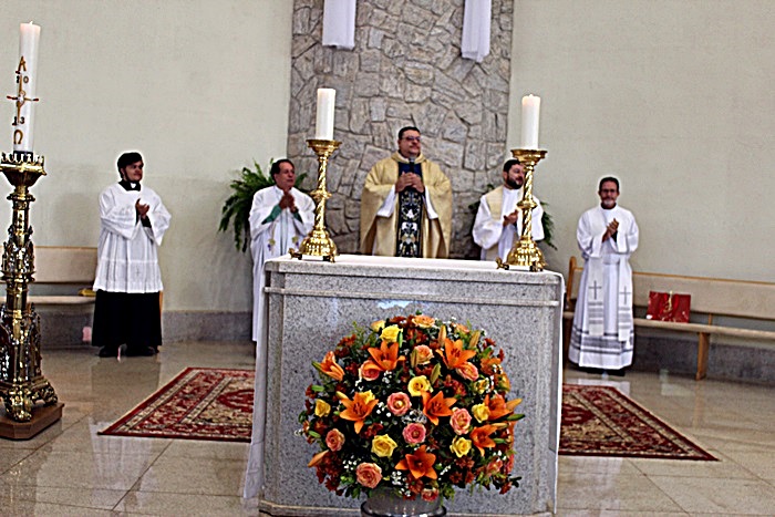 Missa em Ação de Graças e homenagens marcam os 16 anos de sacerdócio Pe. Alex Dias