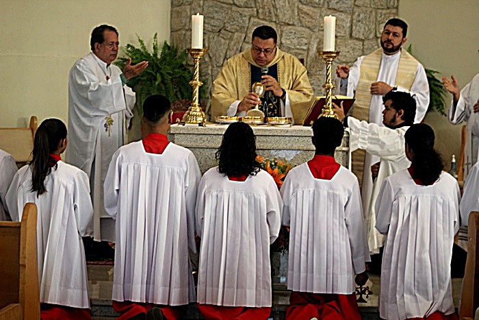 Missa em Ação de Graças e homenagens marcam os 16 anos de sacerdócio Pe. Alex Dias