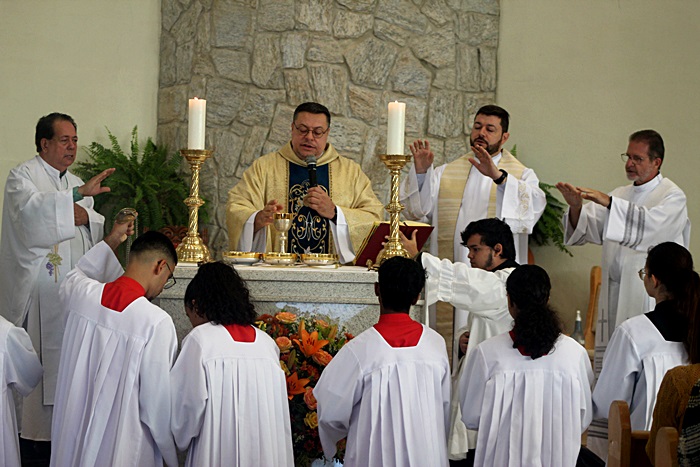 Missa em Ação de Graças e homenagens marcam os 16 anos de sacerdócio Pe. Alex Dias