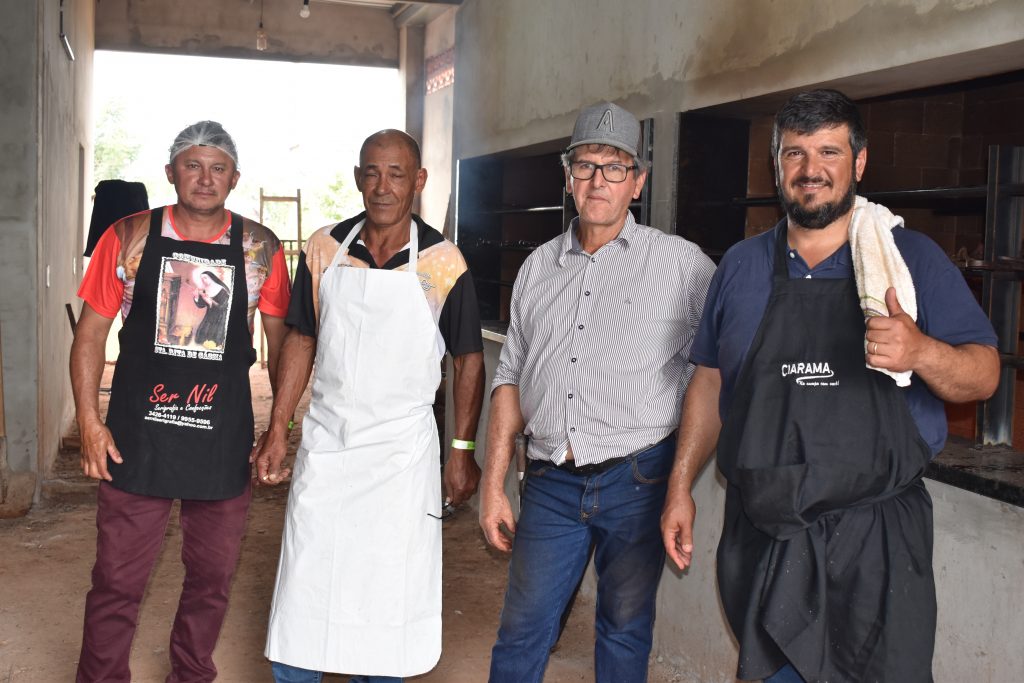 Festejos da padroeira Santa Rita de Cássia, reúne centenas de pessoas de Dourados e região