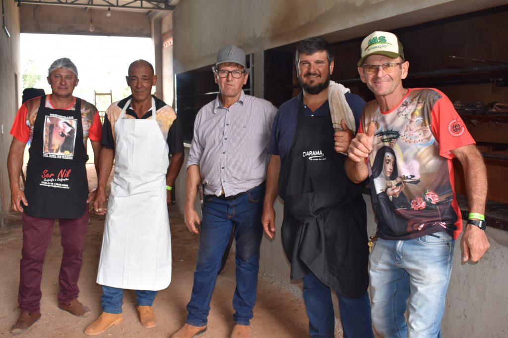 Festejos da padroeira Santa Rita de Cássia, reúne centenas de pessoas de Dourados e região