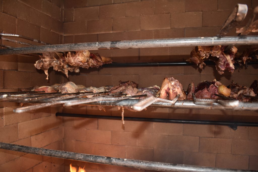 Festejos da padroeira Santa Rita de Cássia, reúne centenas de pessoas de Dourados e região