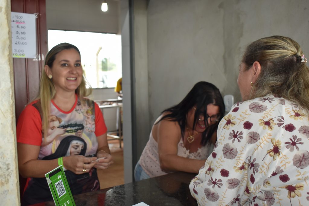 Festejos da padroeira Santa Rita de Cássia, reúne centenas de pessoas de Dourados e região