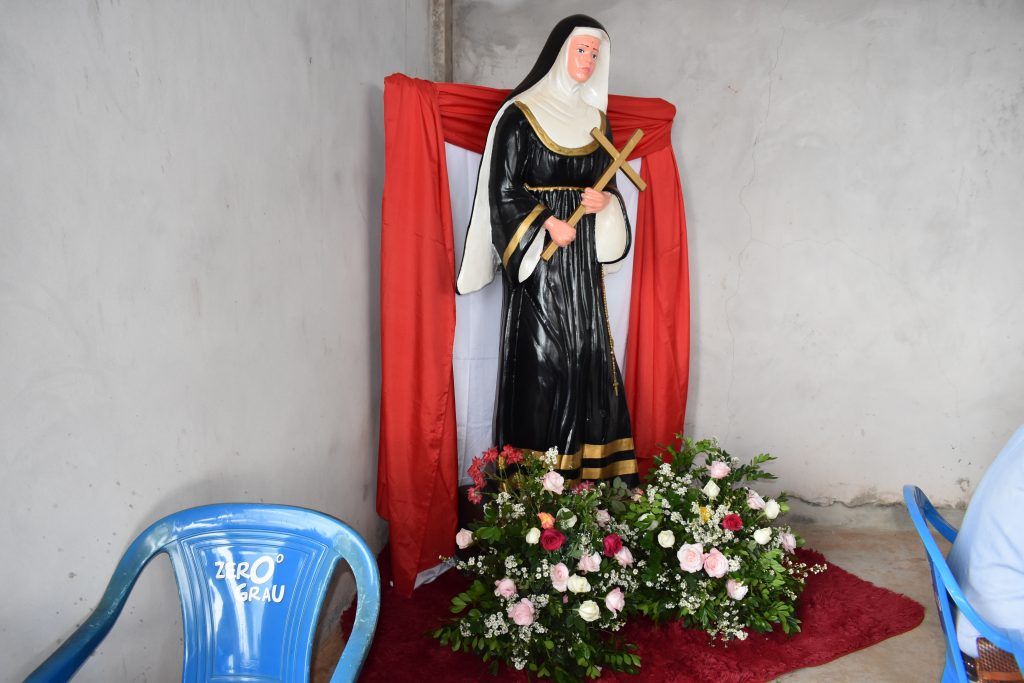 Festejos da padroeira Santa Rita de Cássia, reúne centenas de pessoas de Dourados e região