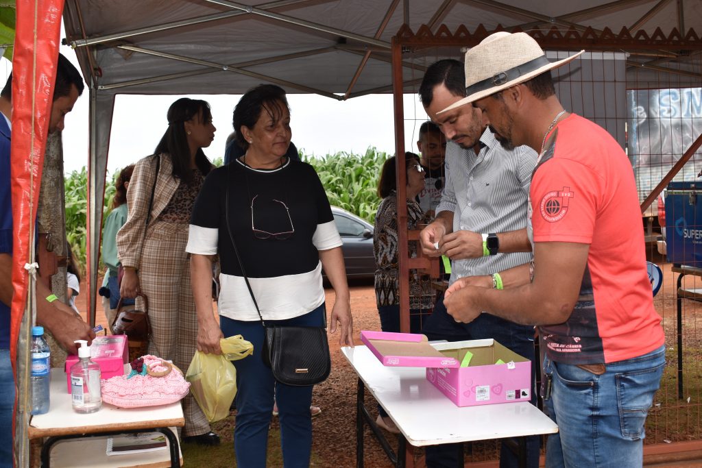 Festejos da padroeira Santa Rita de Cássia, reúne centenas de pessoas de Dourados e região