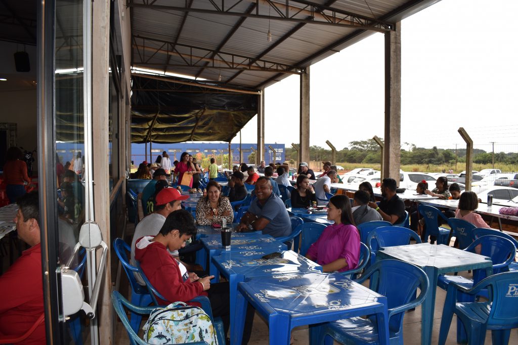 Festejos da padroeira Santa Rita de Cássia, reúne centenas de pessoas de Dourados e região