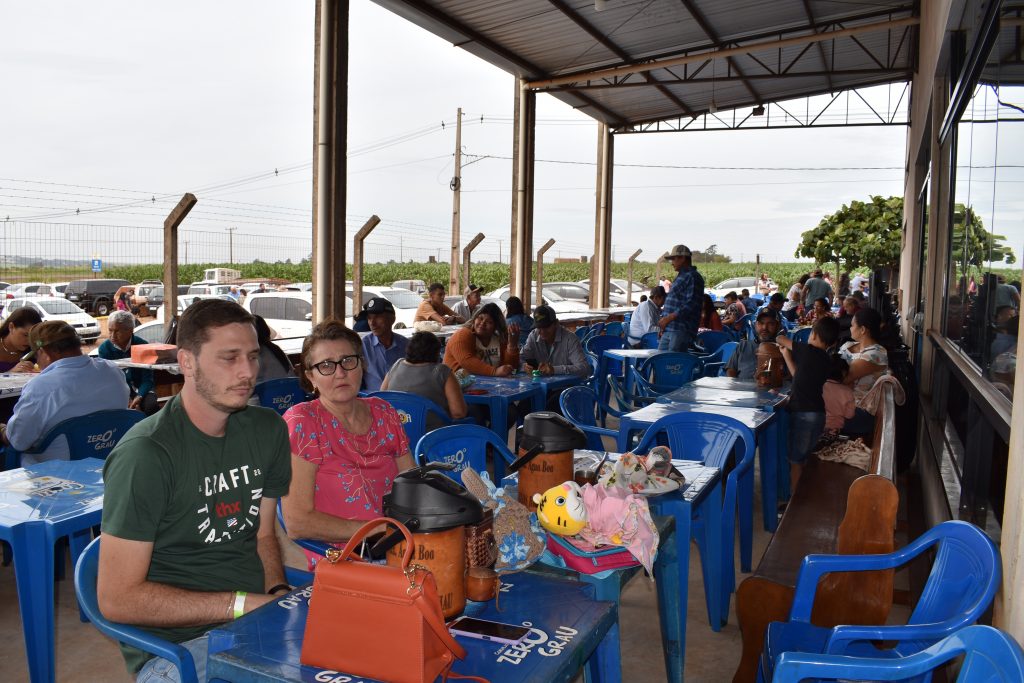 Festejos da padroeira Santa Rita de Cássia, reúne centenas de pessoas de Dourados e região