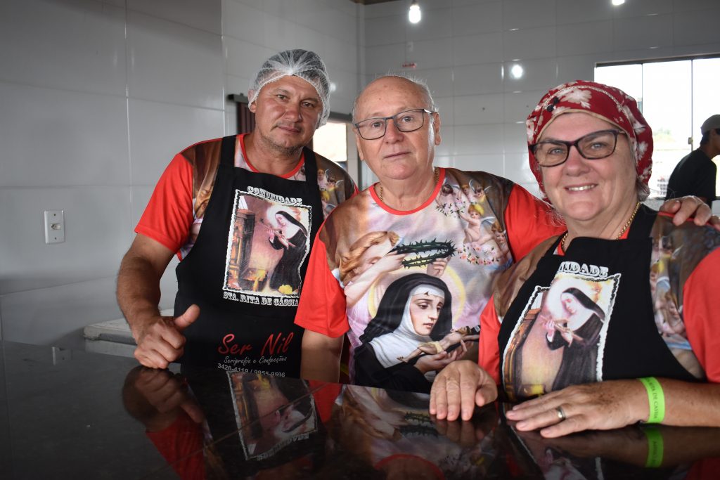 Festejos da padroeira Santa Rita de Cássia, reúne centenas de pessoas de Dourados e região