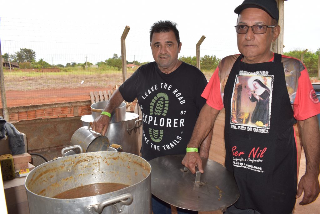 Festejos da padroeira Santa Rita de Cássia, reúne centenas de pessoas de Dourados e região