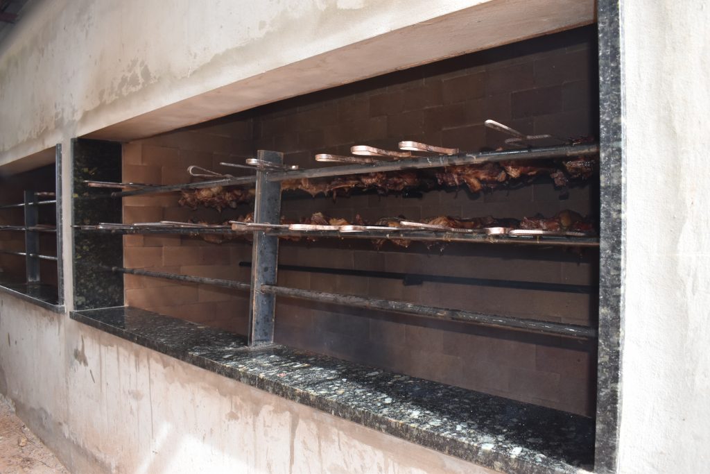 Festejos da padroeira Santa Rita de Cássia, reúne centenas de pessoas de Dourados e região