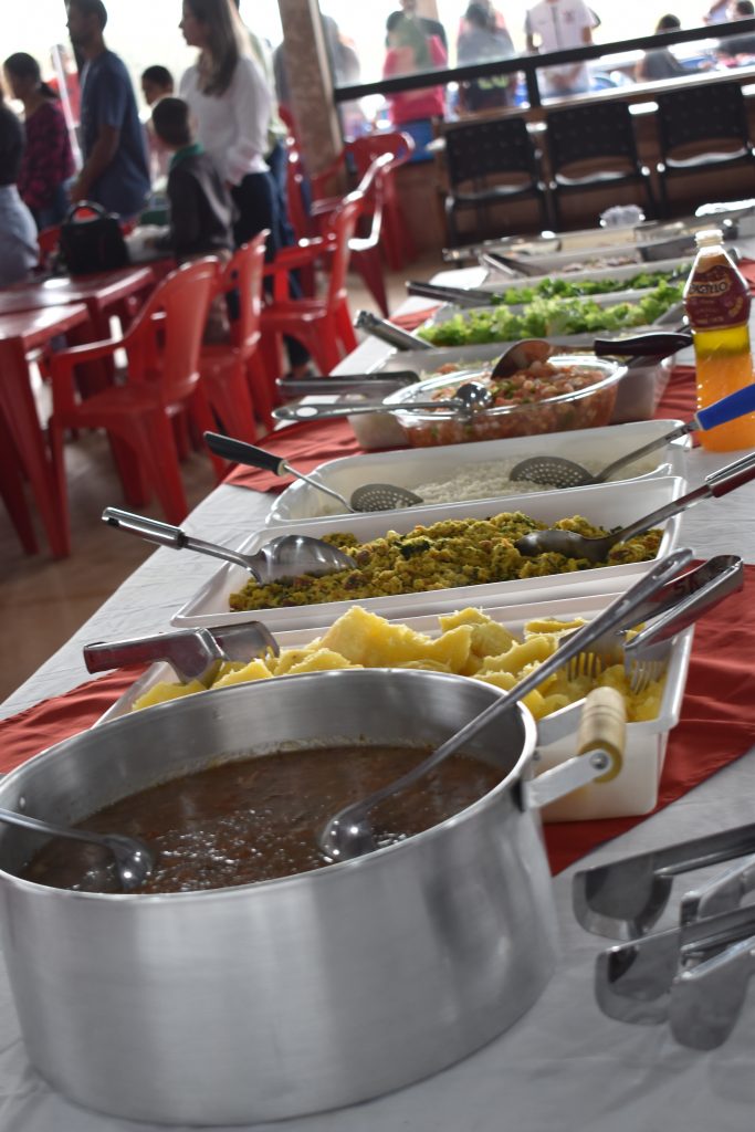 Festejos da padroeira Santa Rita de Cássia, reúne centenas de pessoas de Dourados e região