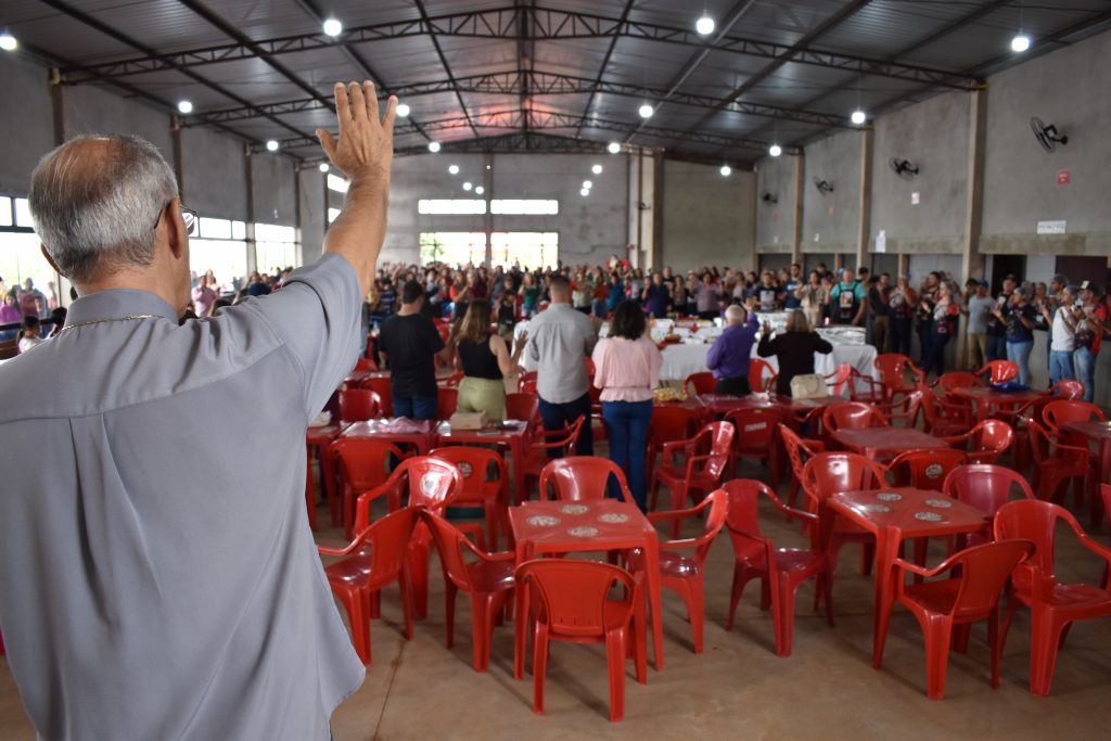 Festejos da padroeira Santa Rita de Cássia, reúne centenas de pessoas de Dourados e região