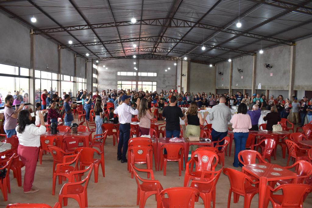 Festejos da padroeira Santa Rita de Cássia, reúne centenas de pessoas de Dourados e região