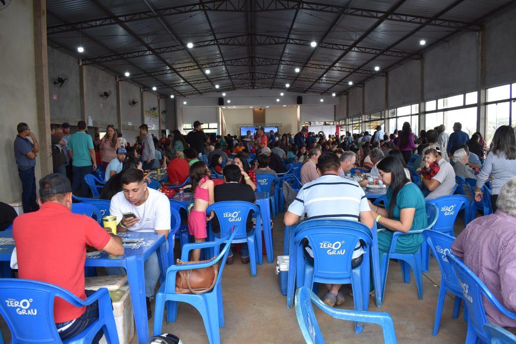 Festejos da padroeira Santa Rita de Cássia, reúne centenas de pessoas de Dourados e região