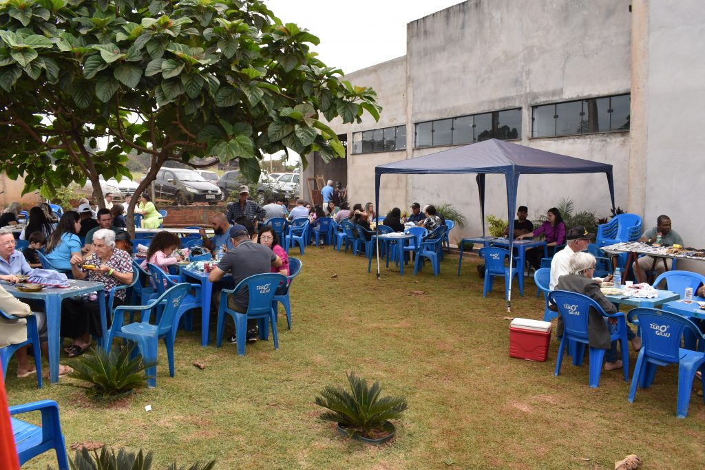 Festejos da padroeira Santa Rita de Cássia, reúne centenas de pessoas de Dourados e região