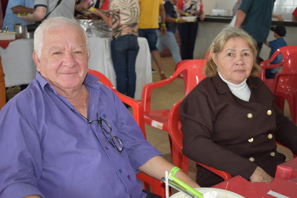 Festejos da padroeira Santa Rita de Cássia, reúne centenas de pessoas de Dourados e região