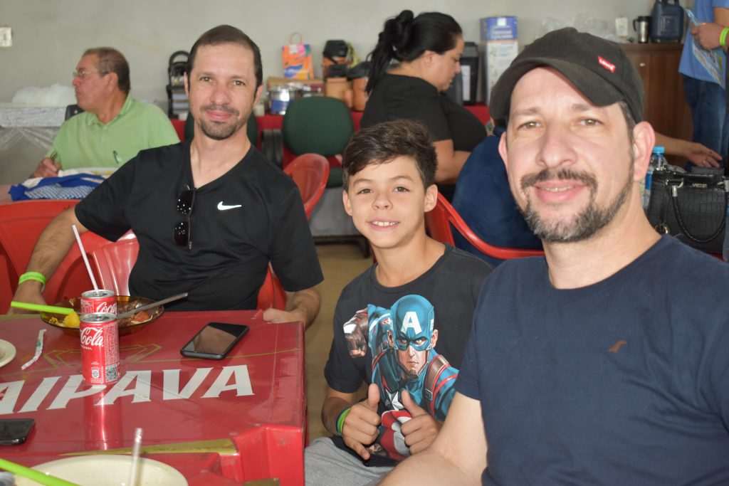 Festejos da padroeira Santa Rita de Cássia, reúne centenas de pessoas de Dourados e região