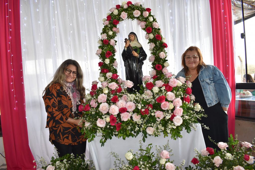 Festejos da padroeira Santa Rita de Cássia, reúne centenas de pessoas de Dourados e região