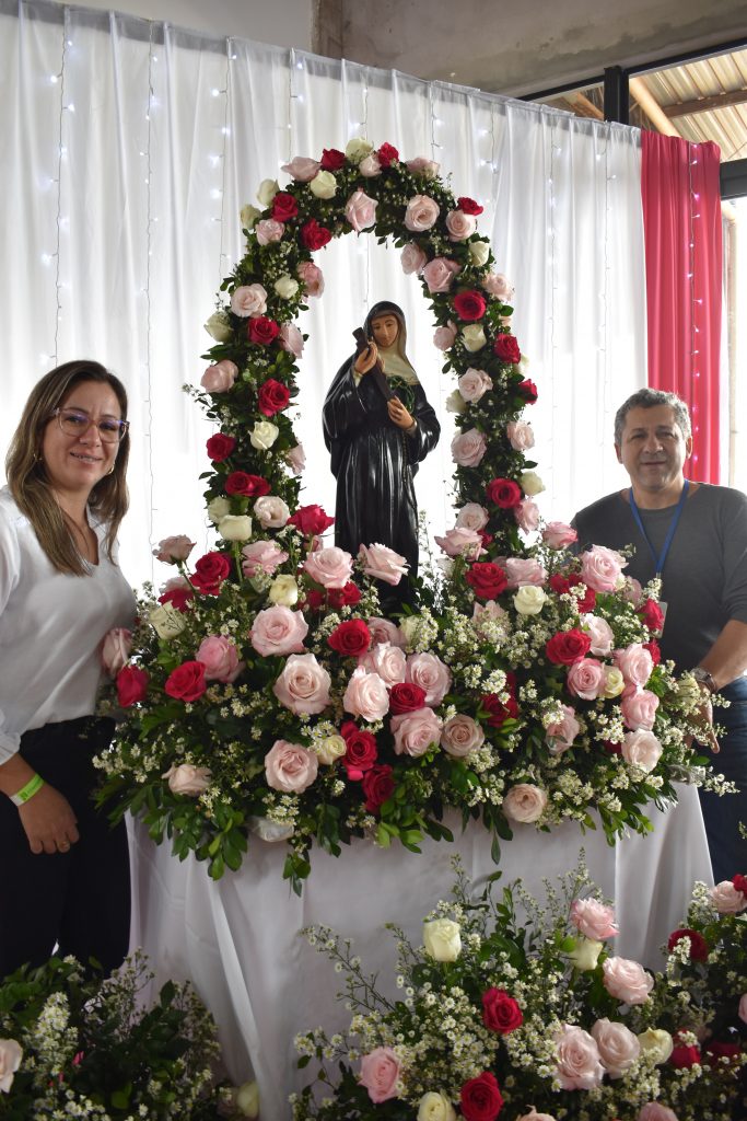 Festejos da padroeira Santa Rita de Cássia, reúne centenas de pessoas de Dourados e região