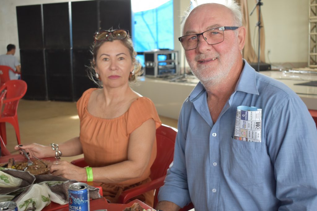 Festejos da padroeira Santa Rita de Cássia, reúne centenas de pessoas de Dourados e região