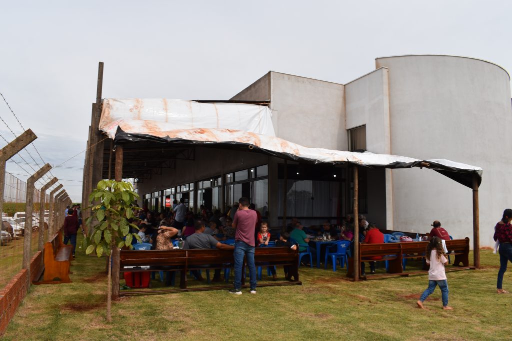 Festejos da padroeira Santa Rita de Cássia, reúne centenas de pessoas de Dourados e região