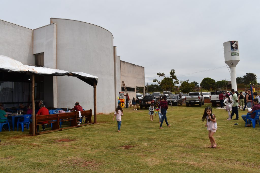 Festejos da padroeira Santa Rita de Cássia, reúne centenas de pessoas de Dourados e região