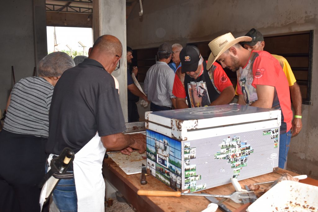 Festejos da padroeira Santa Rita de Cássia, reúne centenas de pessoas de Dourados e região