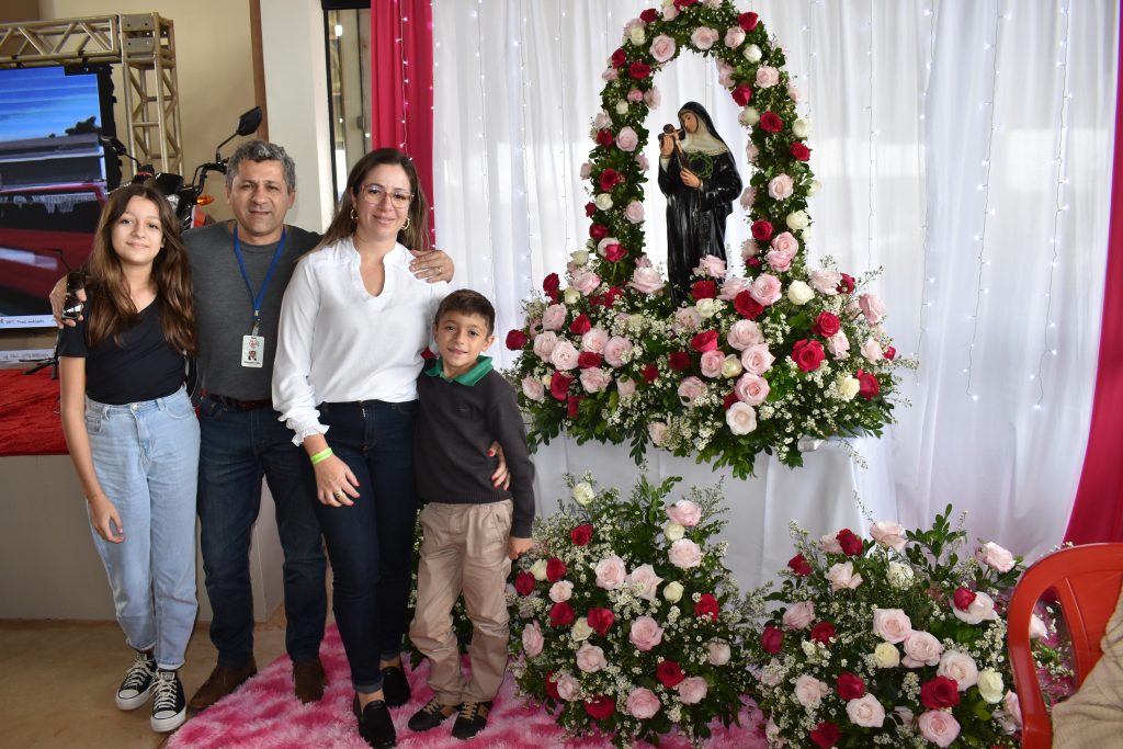 Festejos da padroeira Santa Rita de Cássia, reúne centenas de pessoas de Dourados e região