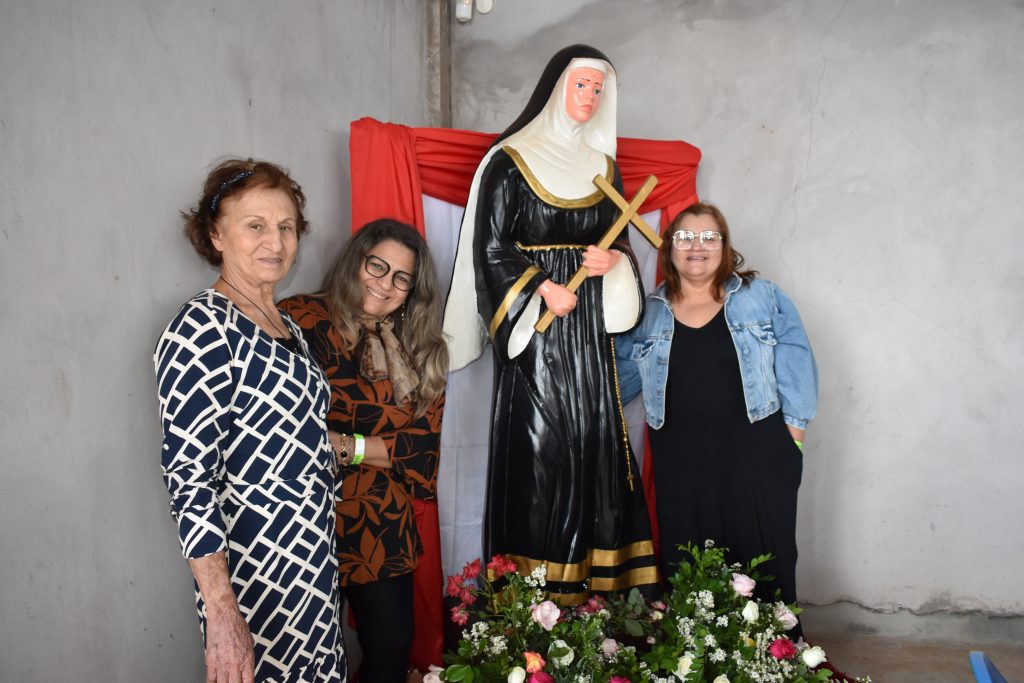 Festejos da padroeira Santa Rita de Cássia, reúne centenas de pessoas de Dourados e região