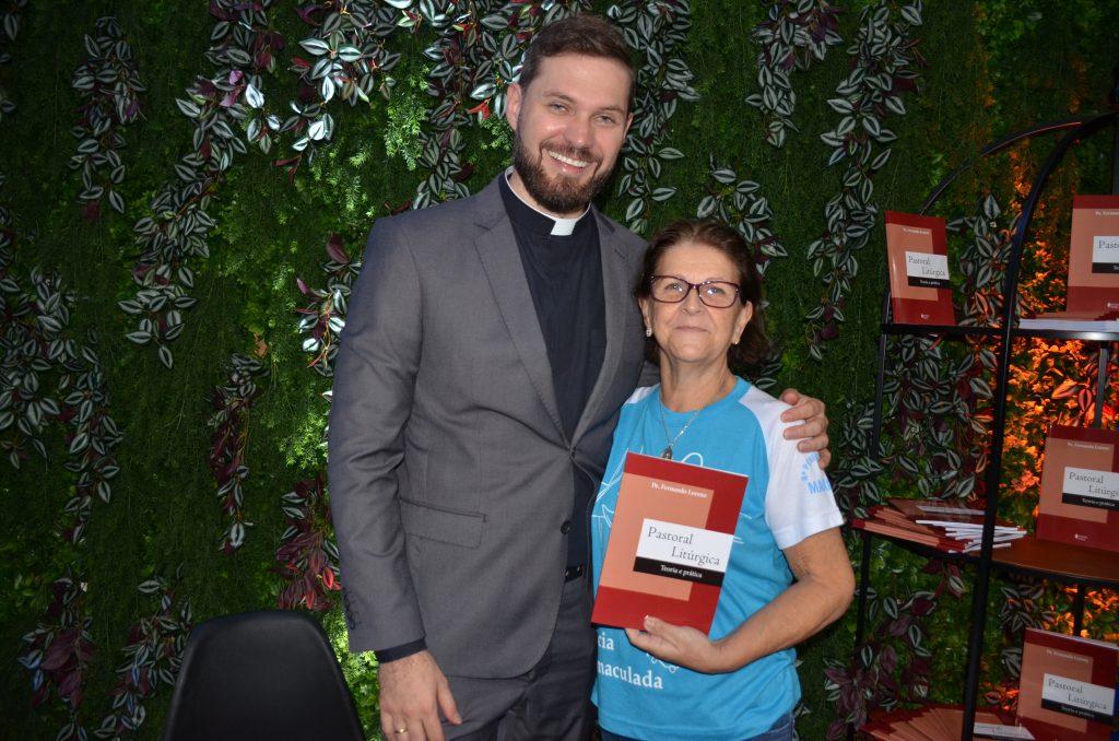 Veja as fotos do lançamento do livro: Pastoral Litúrgica do Pe. Fernando Lorenz