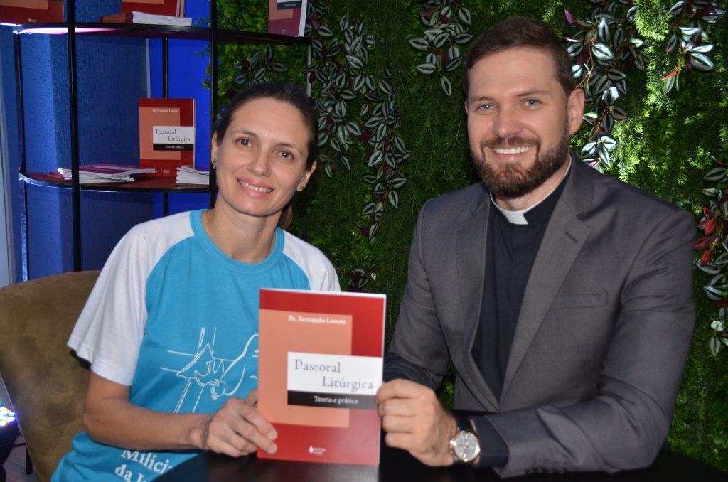 Veja as fotos do lançamento do livro: Pastoral Litúrgica do Pe. Fernando Lorenz