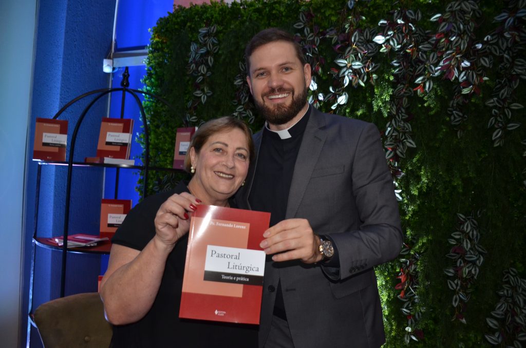 Veja as fotos do lançamento do livro: Pastoral Litúrgica do Pe. Fernando Lorenz