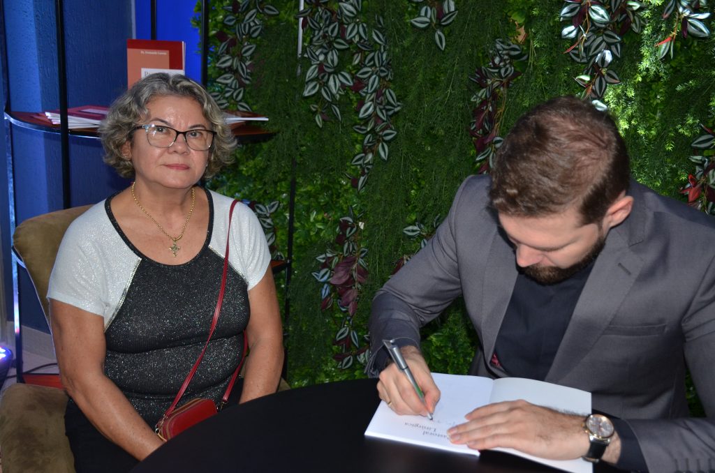 Veja as fotos do lançamento do livro: Pastoral Litúrgica do Pe. Fernando Lorenz