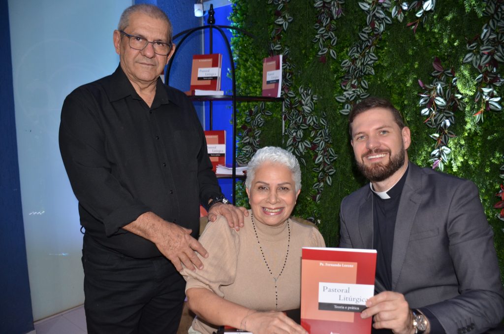 Veja as fotos do lançamento do livro: Pastoral Litúrgica do Pe. Fernando Lorenz