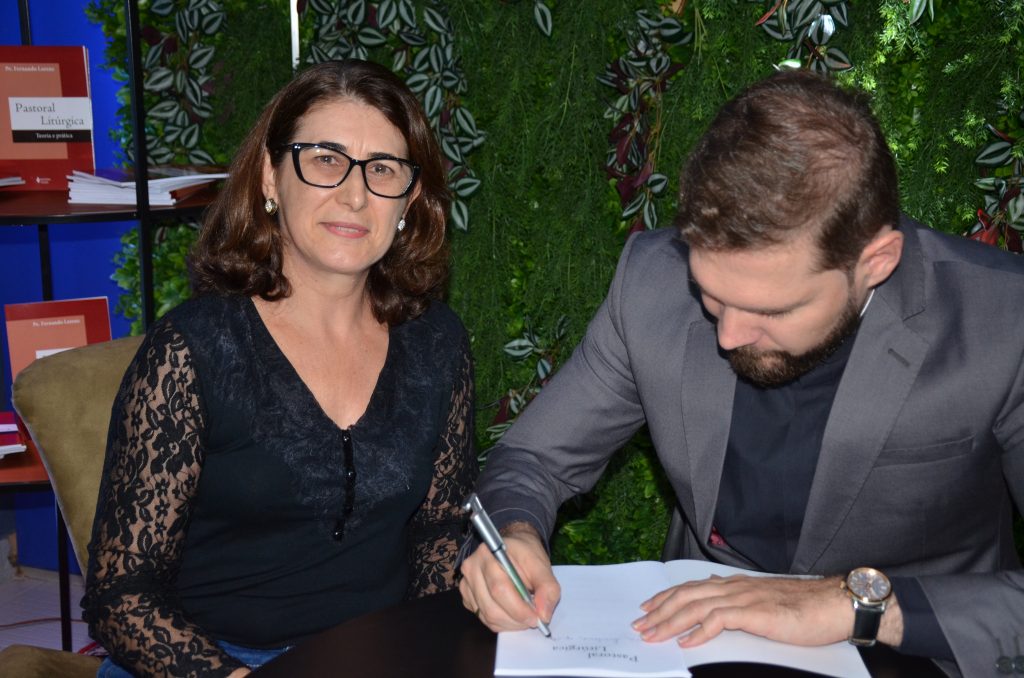 Veja as fotos do lançamento do livro: Pastoral Litúrgica do Pe. Fernando Lorenz