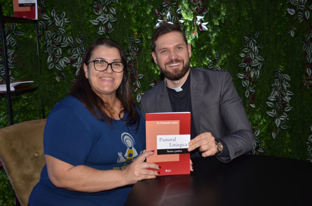 Veja as fotos do lançamento do livro: Pastoral Litúrgica do Pe. Fernando Lorenz