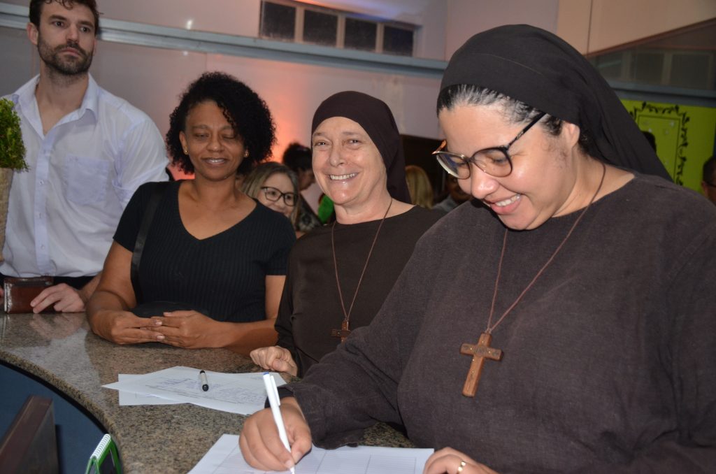 Veja as fotos do lançamento do livro: Pastoral Litúrgica do Pe. Fernando Lorenz