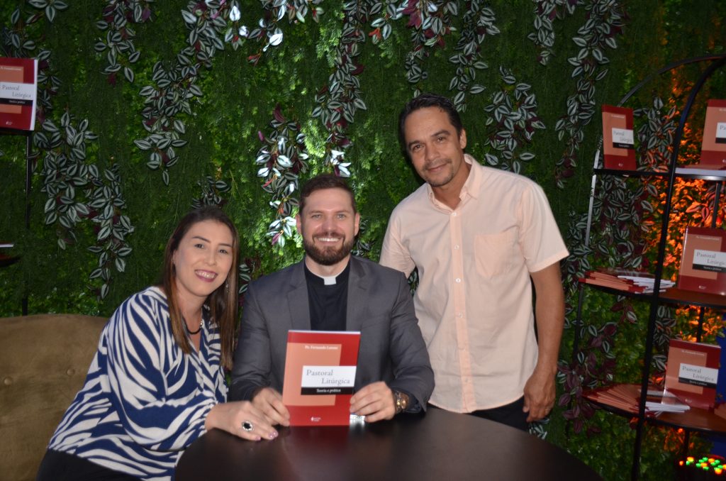 Veja as fotos do lançamento do livro: Pastoral Litúrgica do Pe. Fernando Lorenz