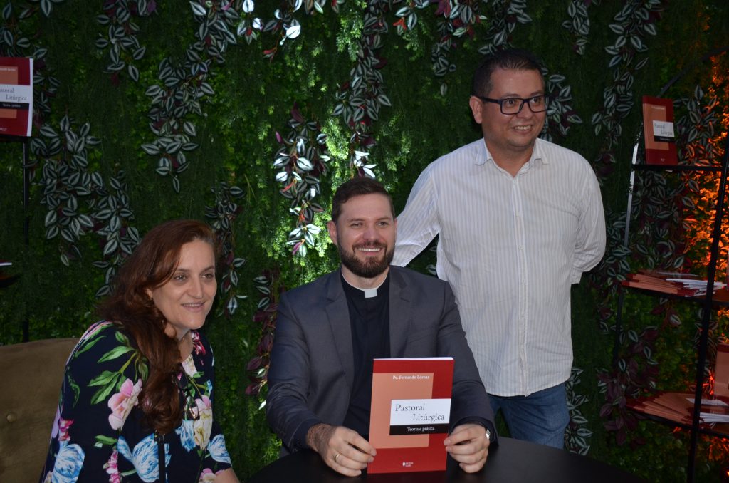 Veja as fotos do lançamento do livro: Pastoral Litúrgica do Pe. Fernando Lorenz