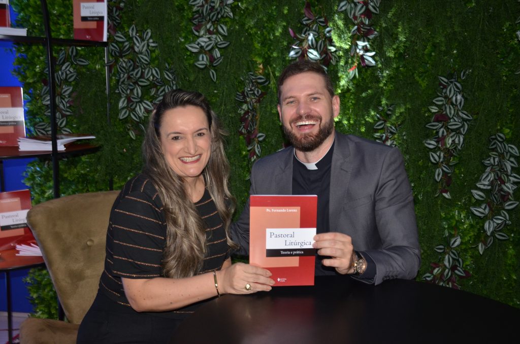 Veja as fotos do lançamento do livro: Pastoral Litúrgica do Pe. Fernando Lorenz