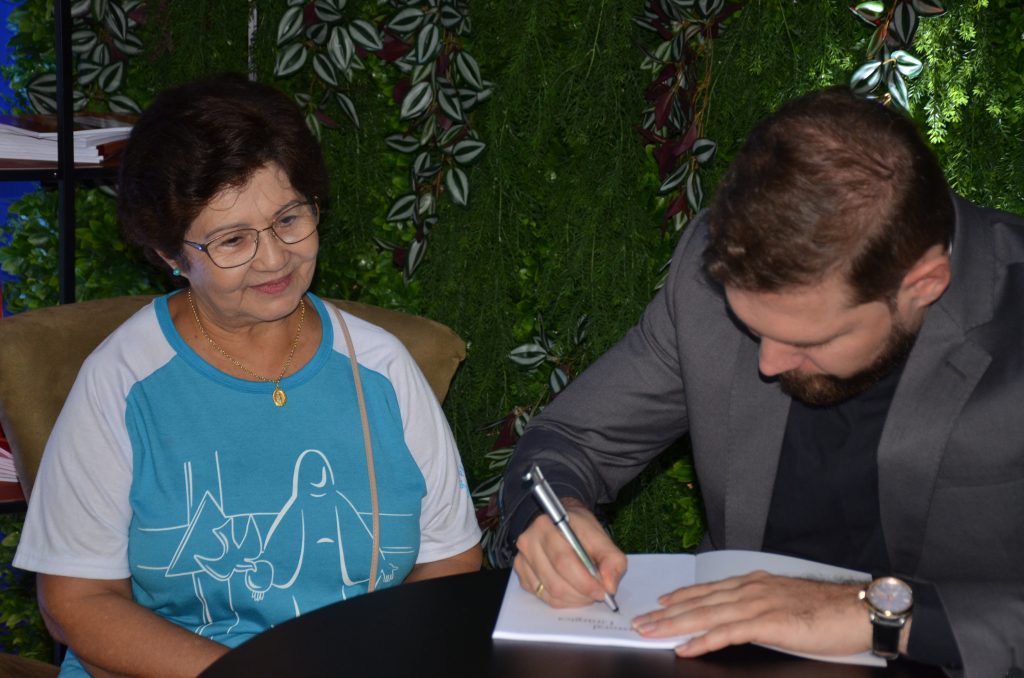 Veja as fotos do lançamento do livro: Pastoral Litúrgica do Pe. Fernando Lorenz