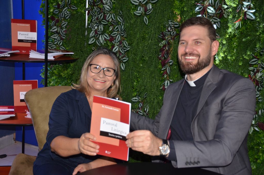 Veja as fotos do lançamento do livro: Pastoral Litúrgica do Pe. Fernando Lorenz