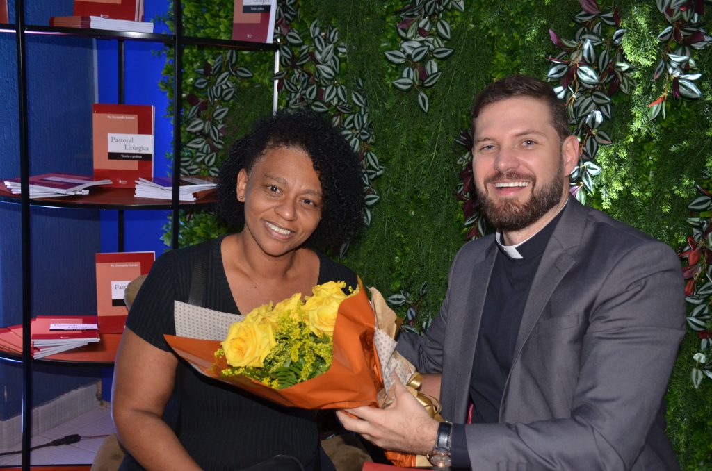 Veja as fotos do lançamento do livro: Pastoral Litúrgica do Pe. Fernando Lorenz