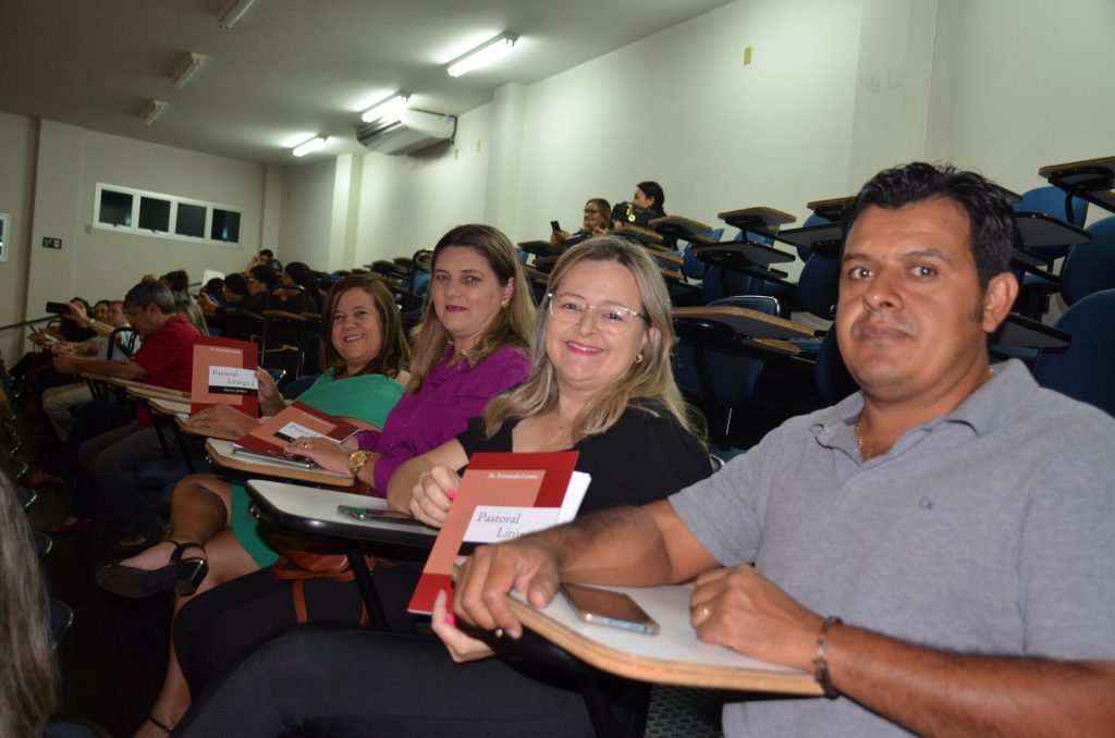 Veja as fotos do lançamento do livro: Pastoral Litúrgica do Pe. Fernando Lorenz