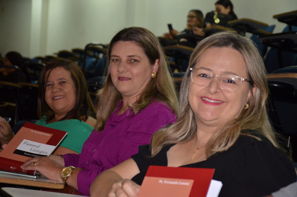 Veja as fotos do lançamento do livro: Pastoral Litúrgica do Pe. Fernando Lorenz