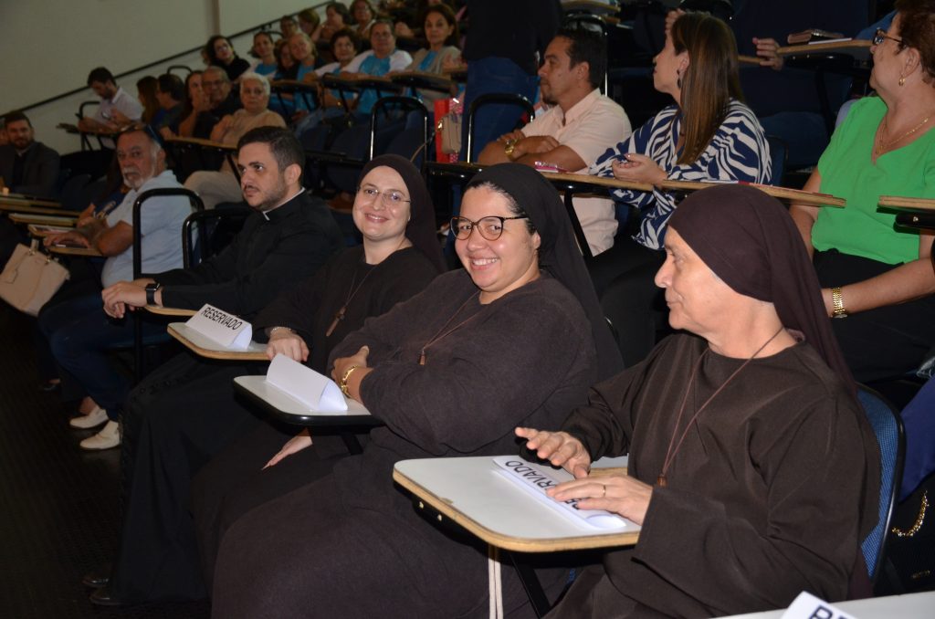 Veja as fotos do lançamento do livro: Pastoral Litúrgica do Pe. Fernando Lorenz